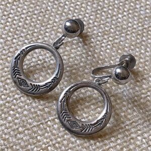 Navajo 925 Sterling Silver Unique Pattern screw on earrings